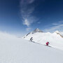 Skifahren-am-Hintertuxer-Gletscher-Zillertal_Zillertaltourismus_Tom-Klocker-Photo
